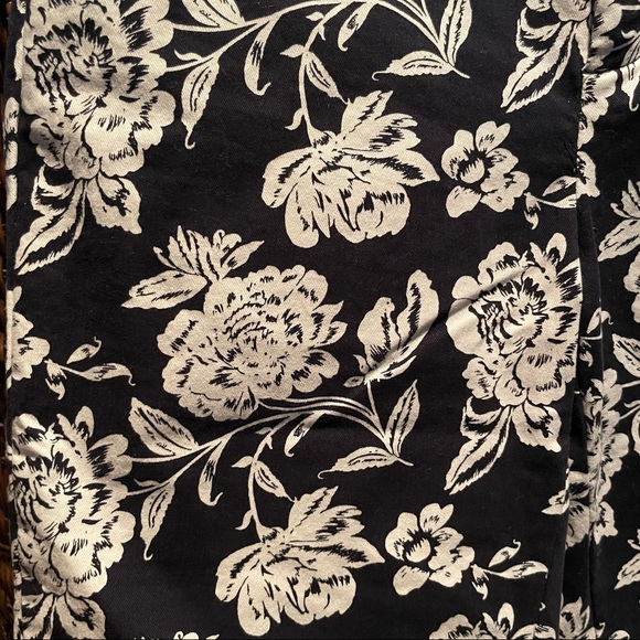 Gap navy and white floral skinny ankle pants - Picture 7 of 9